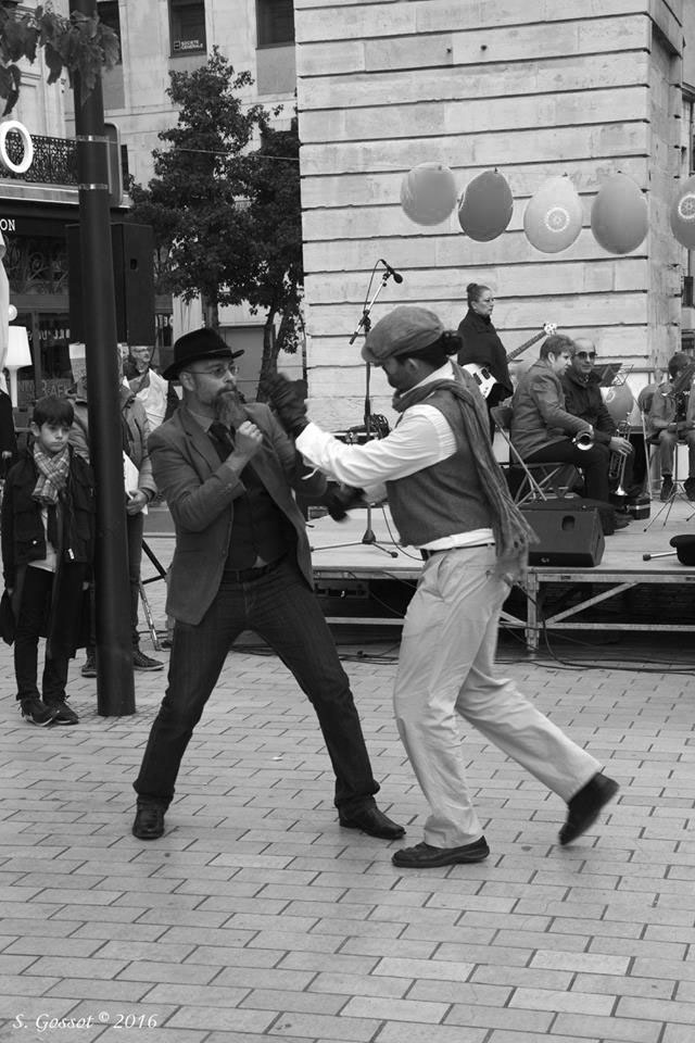 don du sang les choses aux poings