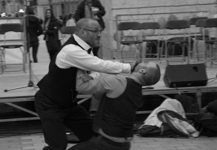 don du sang les choses aux poings