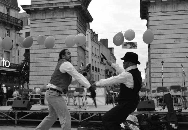 don du sang les choses aux poings